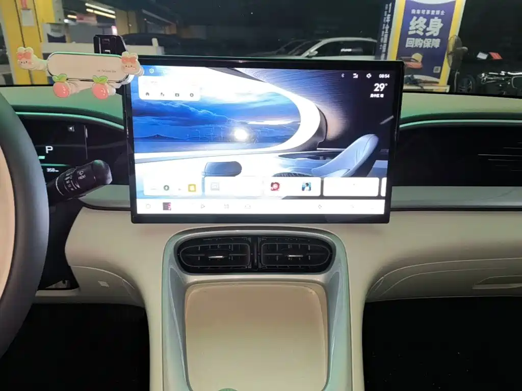 Geely Galaxy Starwish 2025 — фото 13