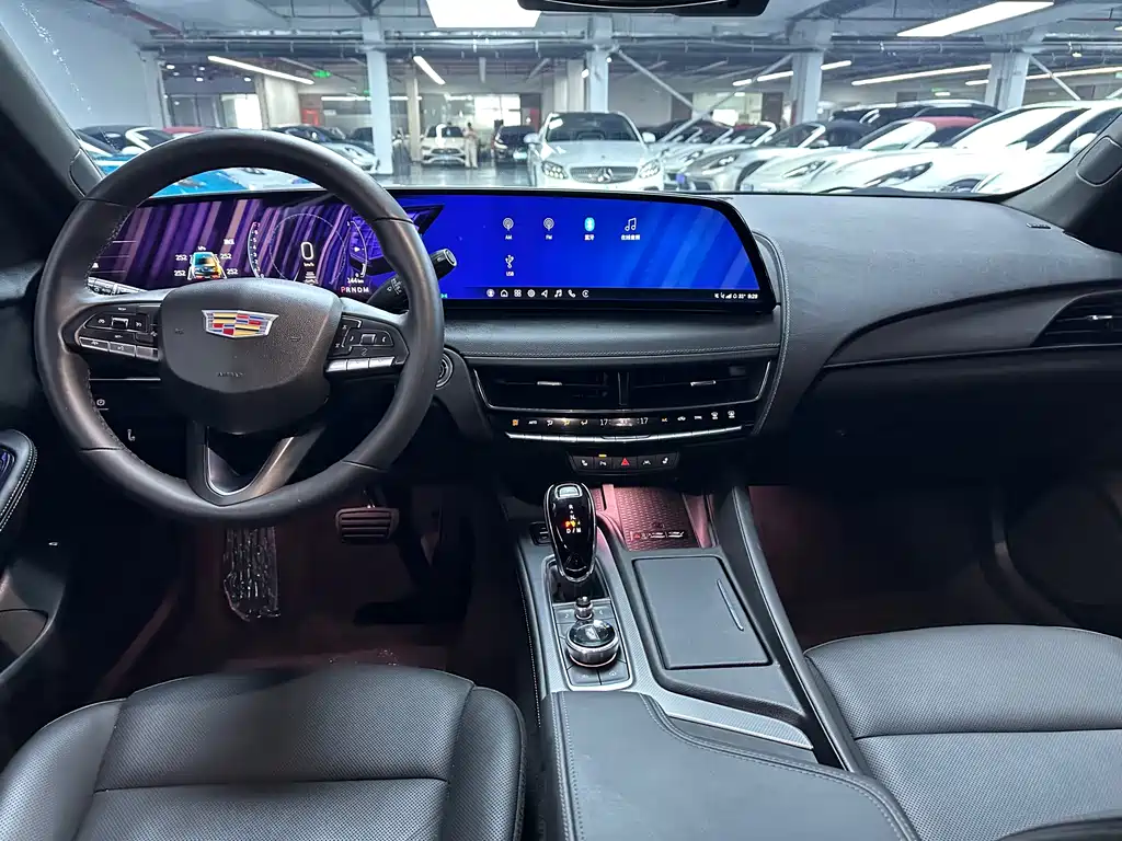 Cadillac CT5 2024 — фото 8