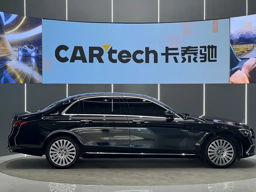 Mercedes-Benz E-Class 2023 — фото 15
