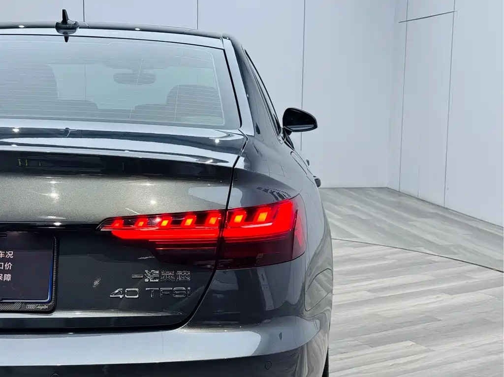 Audi A4L 2022 — фото 27