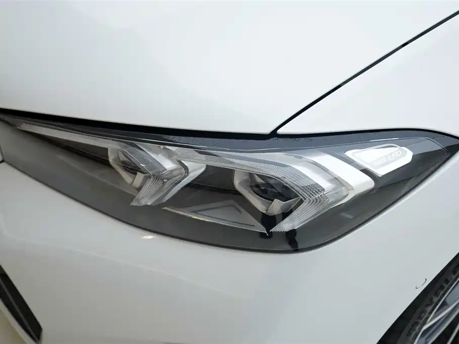 BMW 3 Series 2023 — фото 14