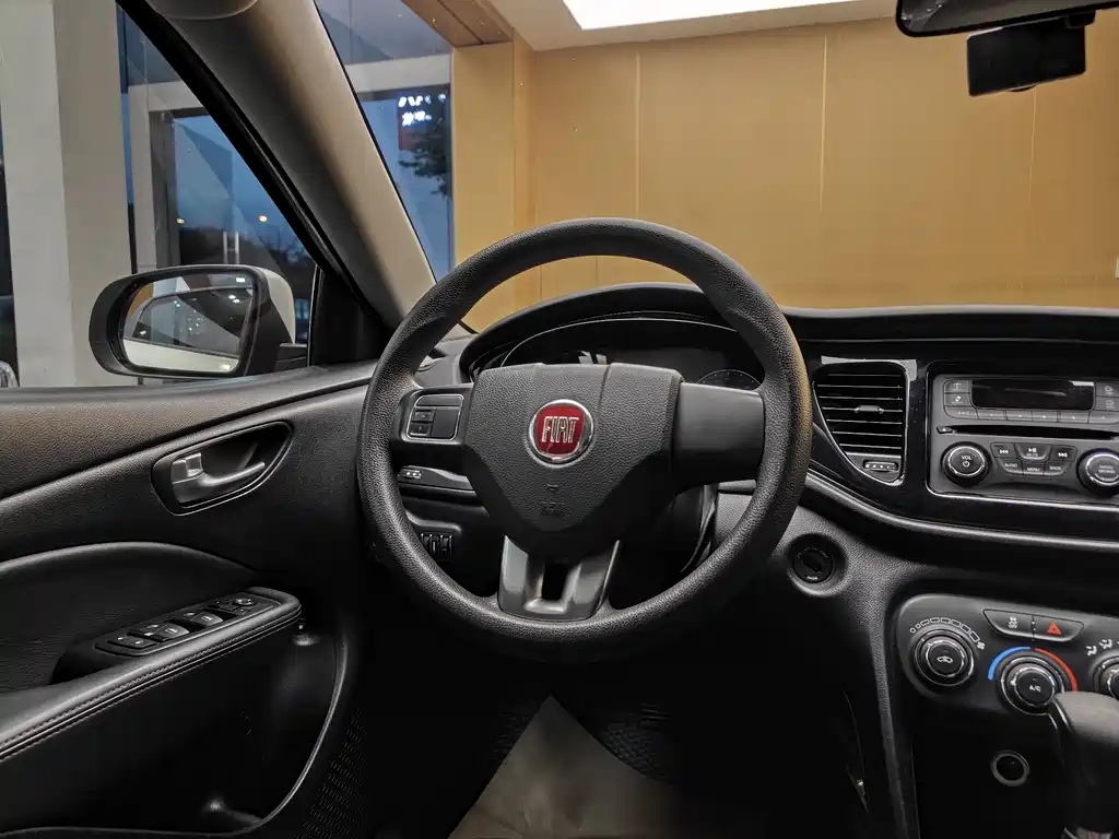 Fiat Viaggio 2016 — фото 14