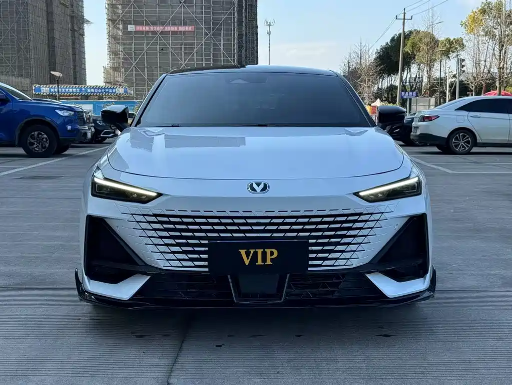 Changan UNI-V 2025