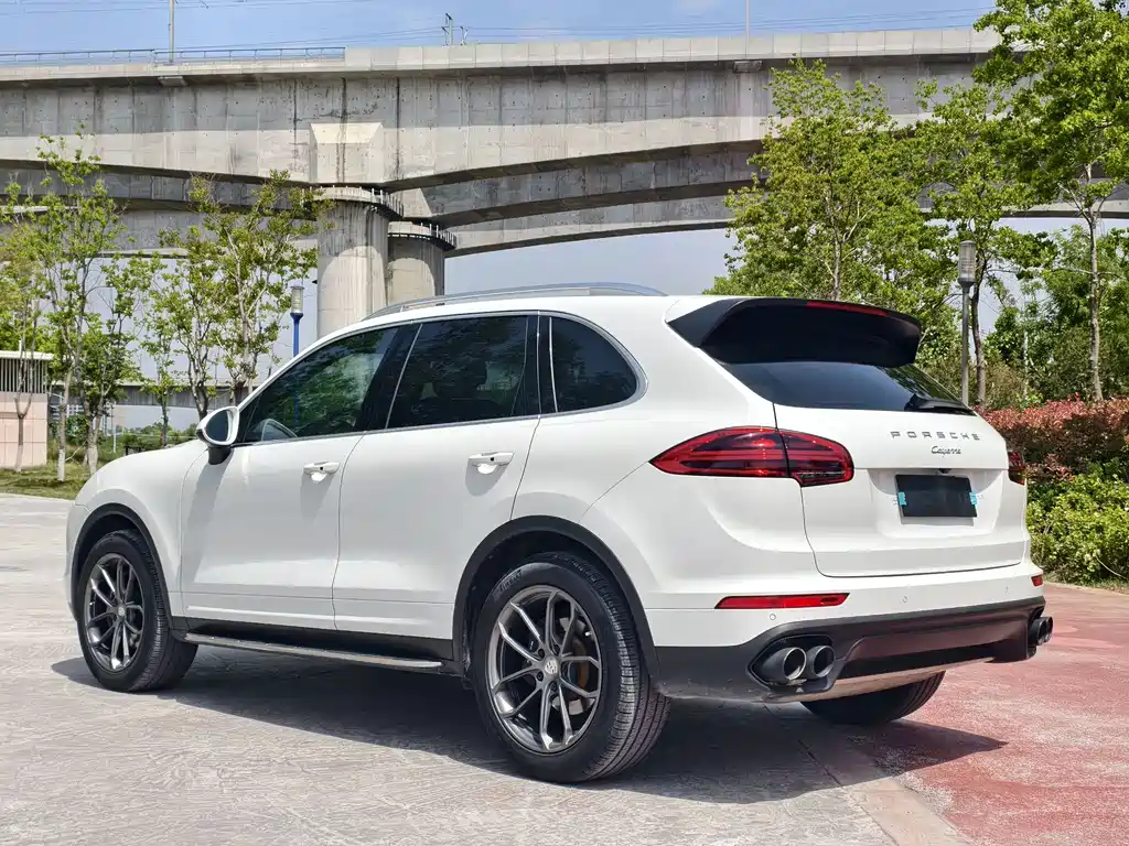 Porsche Cayenne 2016 — фото 4