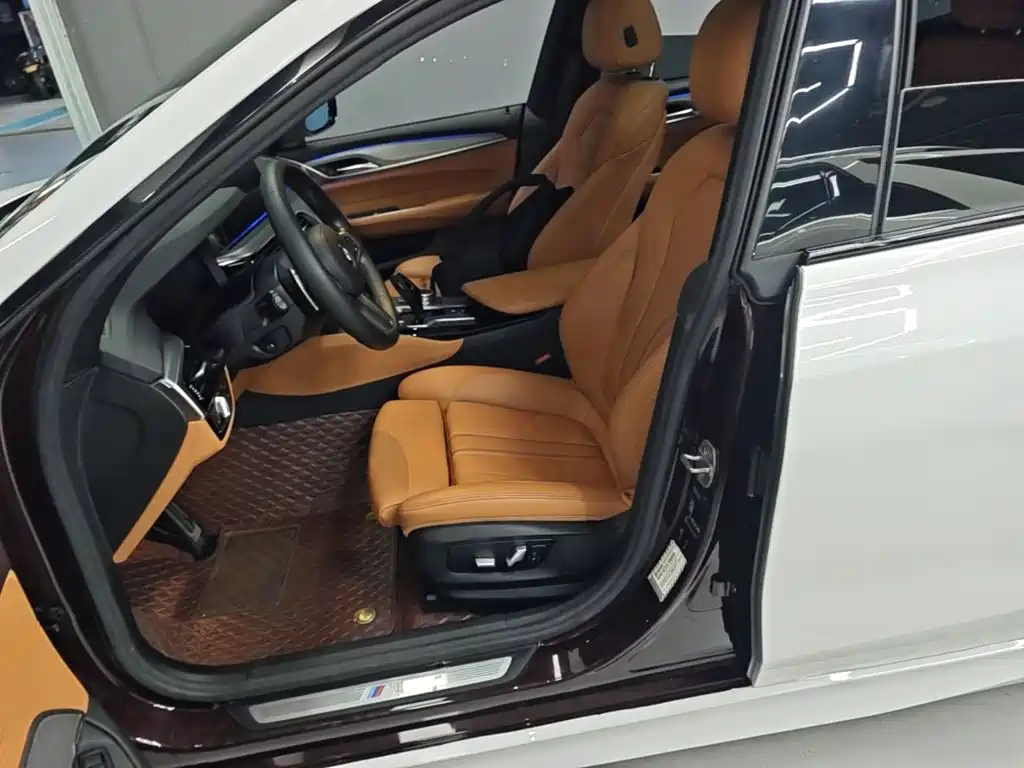 BMW 6 Series GT 2019 — фото 15