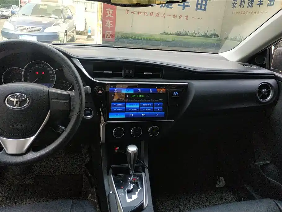 Toyota Corolla 2018 — фото 13