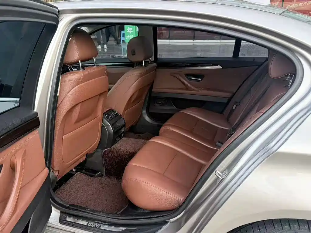 BMW 5 Series 2015 — фото 6