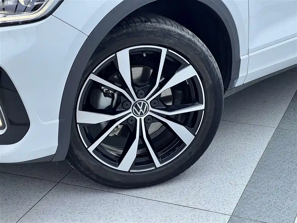 Volkswagen T-Roc 2025 — фото 7