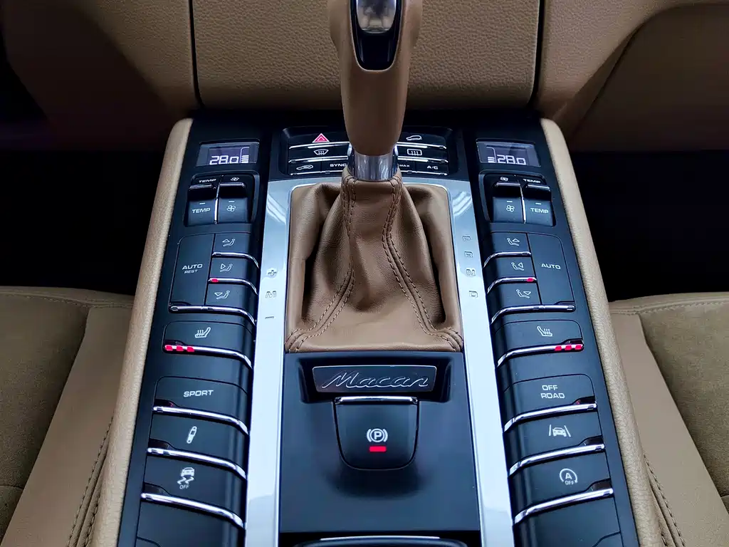 Porsche Macan 2017 — фото 24