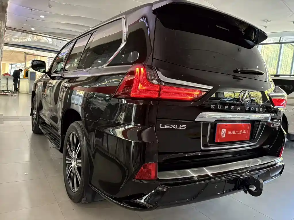 Lexus LX 2019 — фото 12