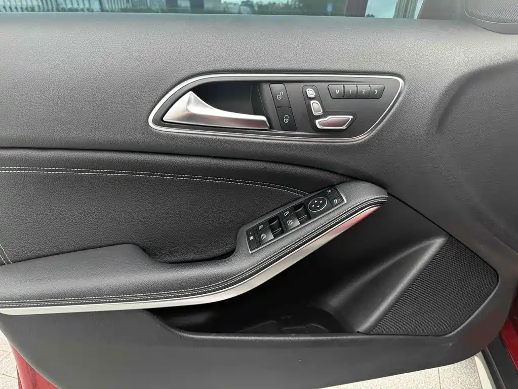 Mercedes-Benz GLA 2018 — фото 17