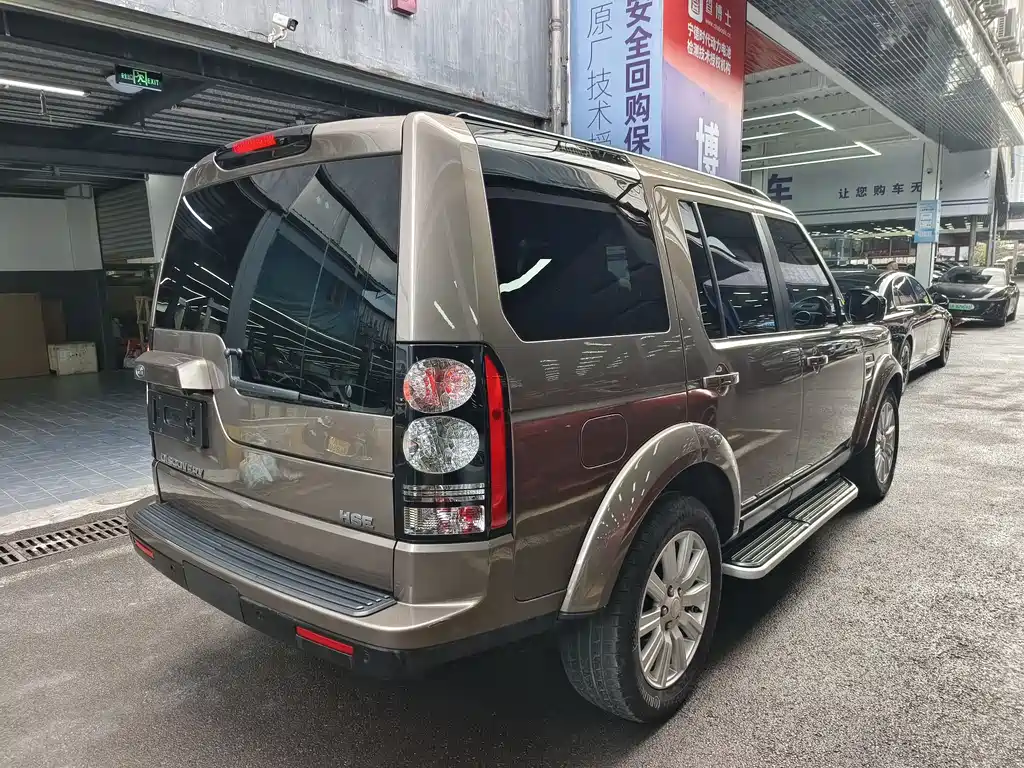 Land Rover Discovery 2016 — фото 12