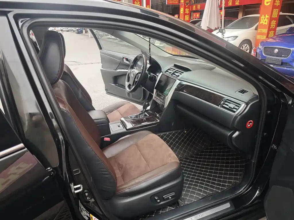 Toyota Camry 2016 — фото 10