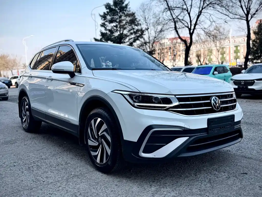 Volkswagen Tiguan L 2022 — фото 3