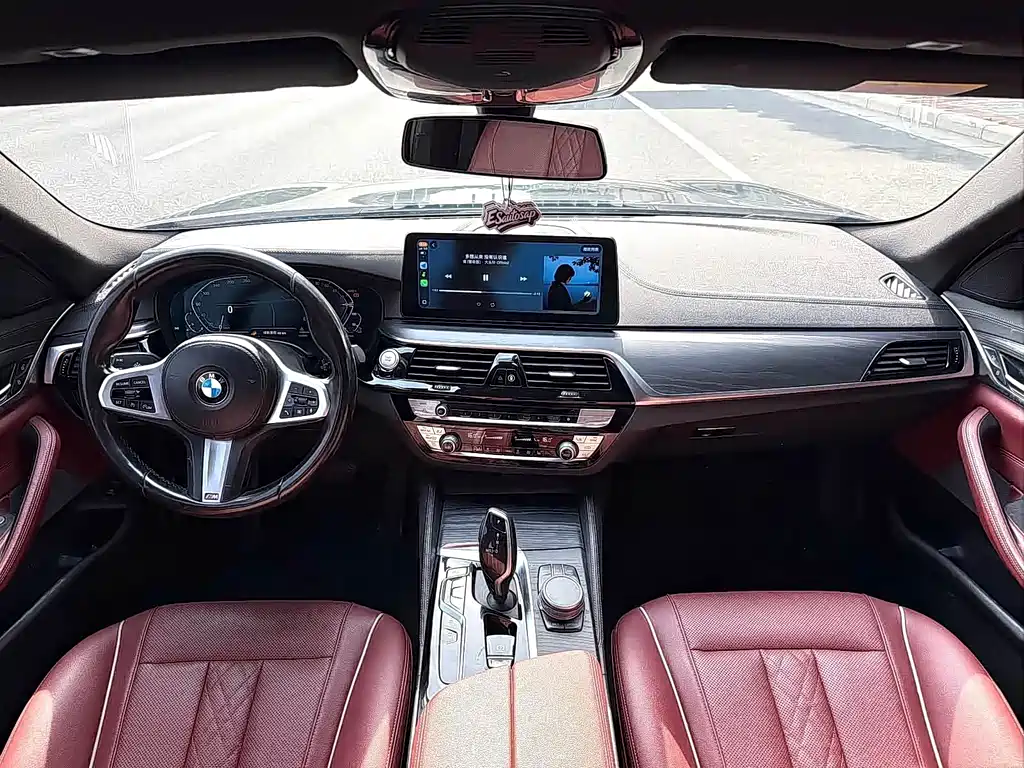 BMW 5 Series New Energy 2022 — фото 6