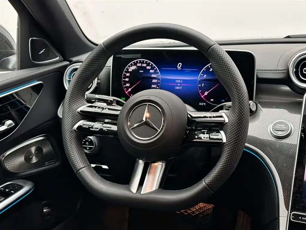 Mercedes-Benz C-Class 2025 — фото 12