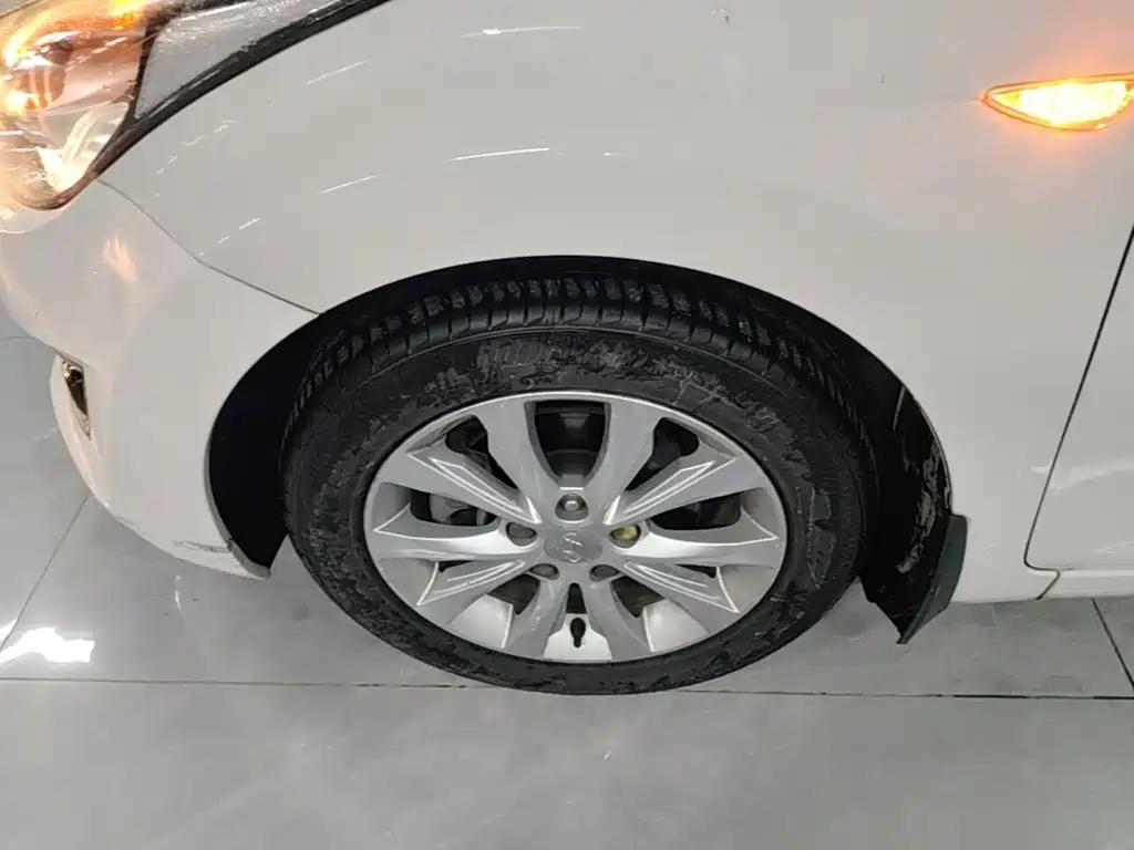 Hyundai Elantra Langdong 2016 — фото 23