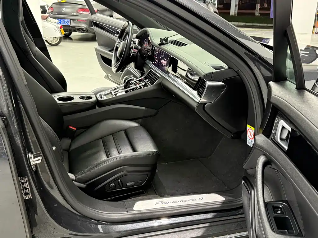 Porsche Panamera 2021 — фото 10