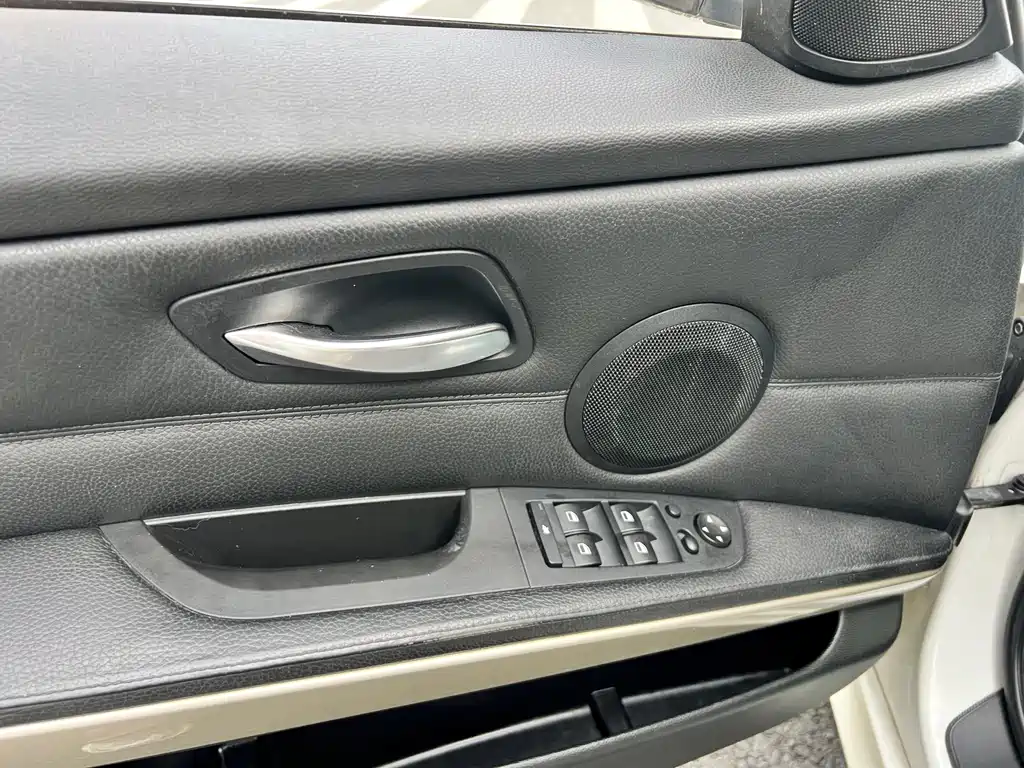 BMW 3 Series 2012 — фото 19