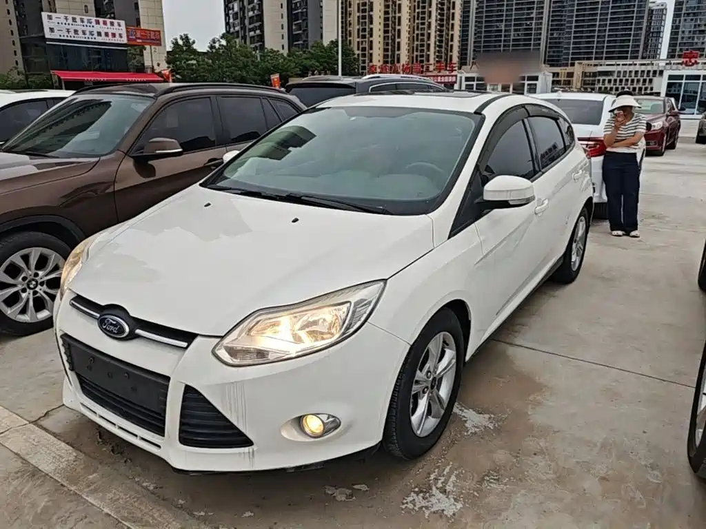 Ford Focus 2014 — фото 2