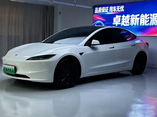 Tesla Model 3 2025