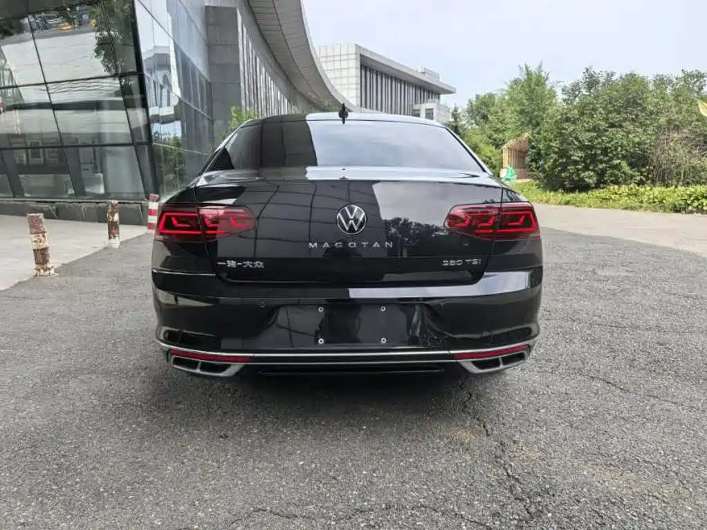 Volkswagen Magotan 2025