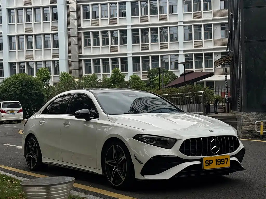 Mercedes-Benz A-Class AMG 2024 — фото 3