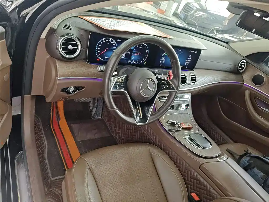 Mercedes-Benz E-Class 2022 — фото 13