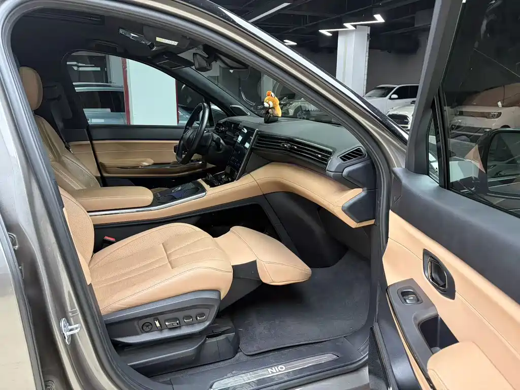 NIO ES8 2020