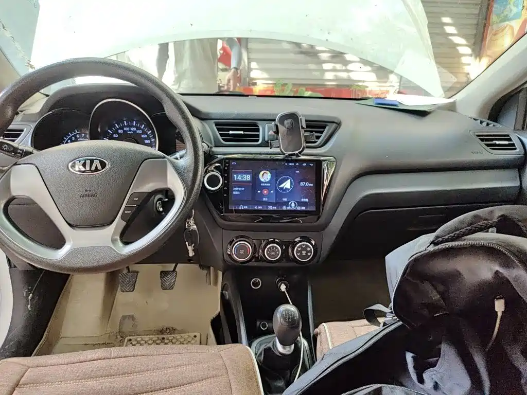 Kia K2 2015 — фото 10