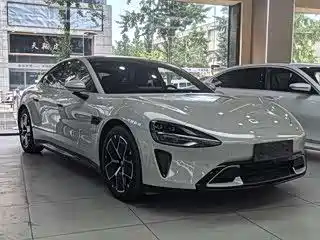 Xiaomi SU7 2025
