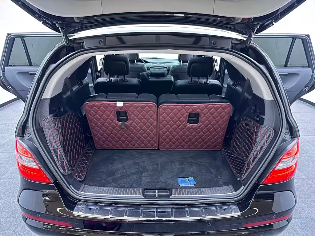 Mercedes-Benz R-Class 2018 — фото 17