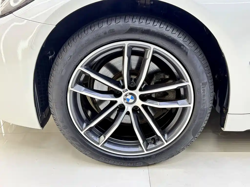 BMW 5 Series 2022 — фото 21