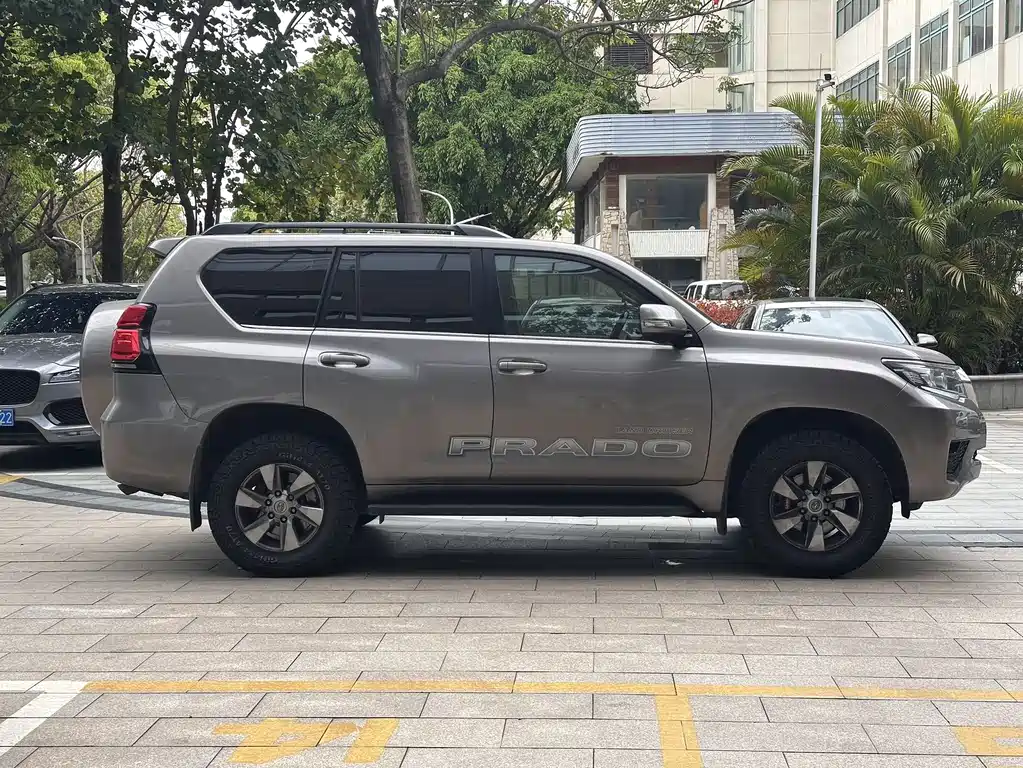 Toyota Prado 2019 — фото 9