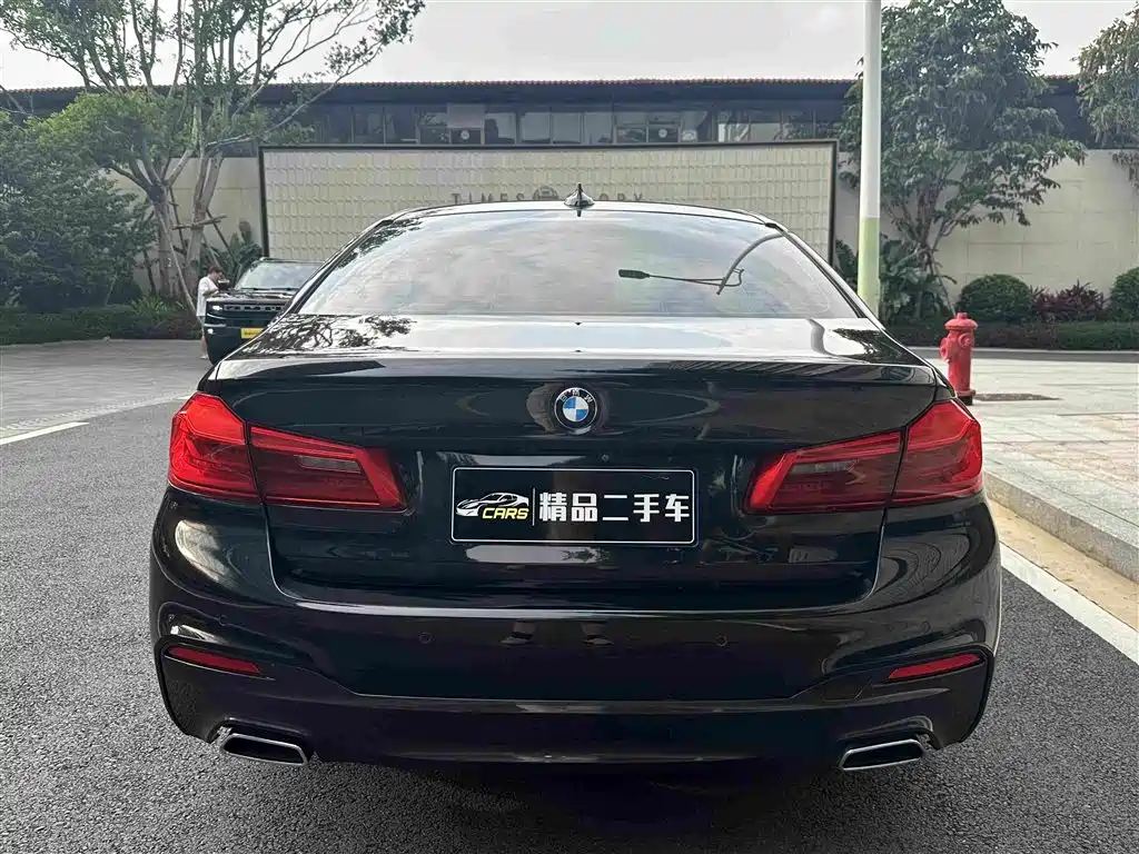 BMW 5 Series 2018 — фото 8