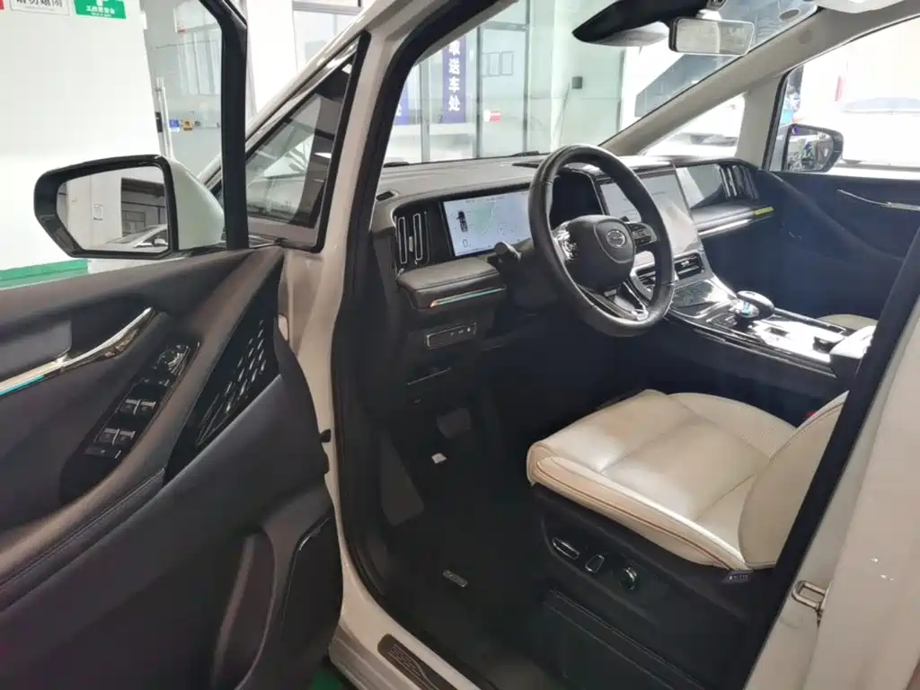 GAC Motor Trumpchi E9 2025 — фото 23