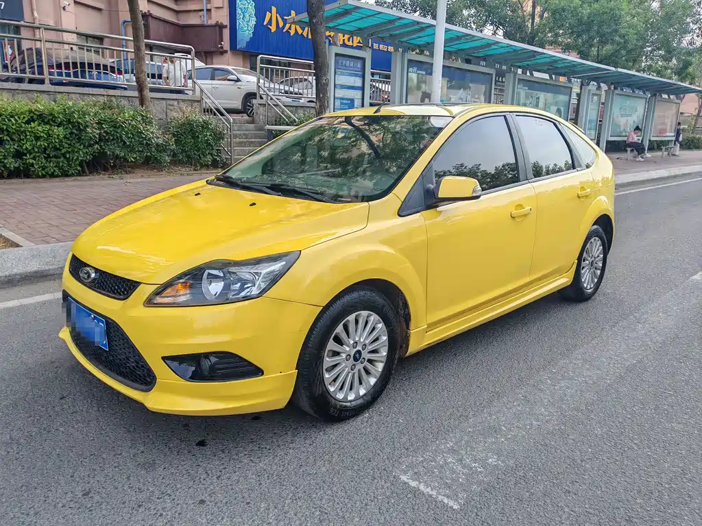 Ford Focus 2015 — фото 1