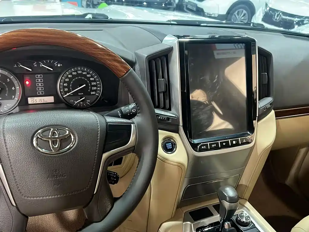 Toyota Land Cruiser 2019 — фото 9