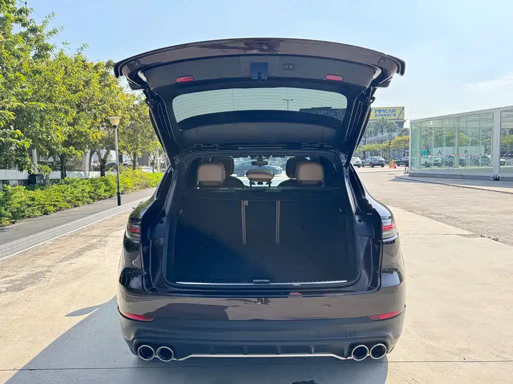 Porsche Cayenne 2018 — фото 26