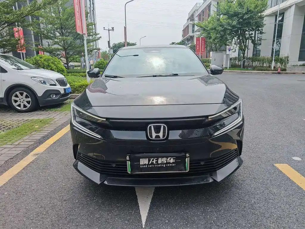 Honda e:NP2 2025 — фото 2