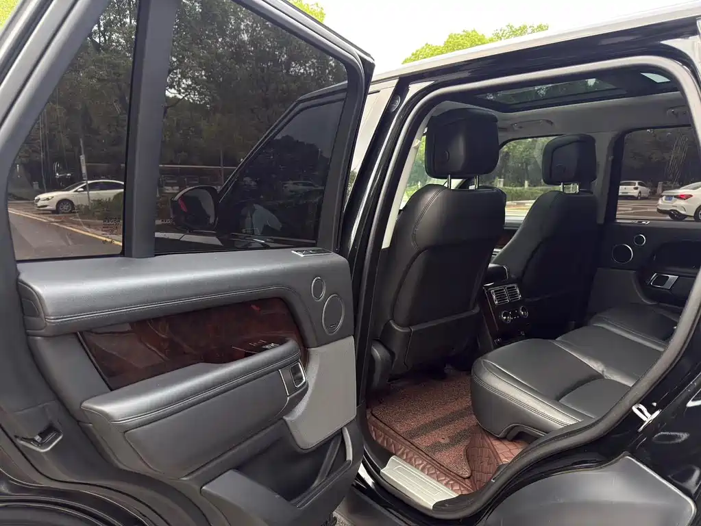 Land Rover Range Rover 2020 — фото 16