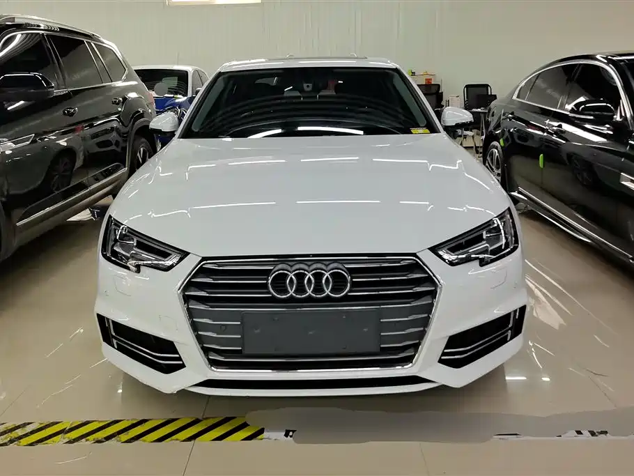 Audi A4L 2018 — фото 2