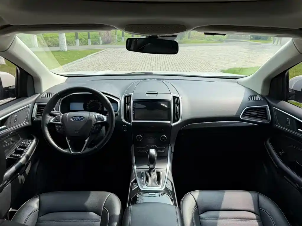 Ford Edge 2019 — фото 11
