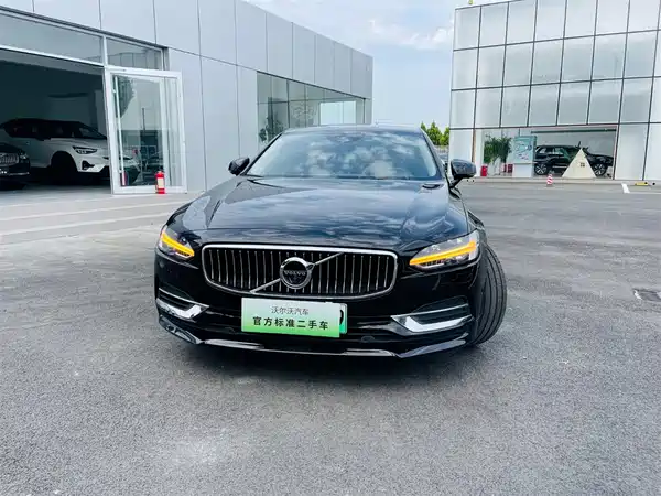 Volvo S90 Plug-In Hybrid 2019