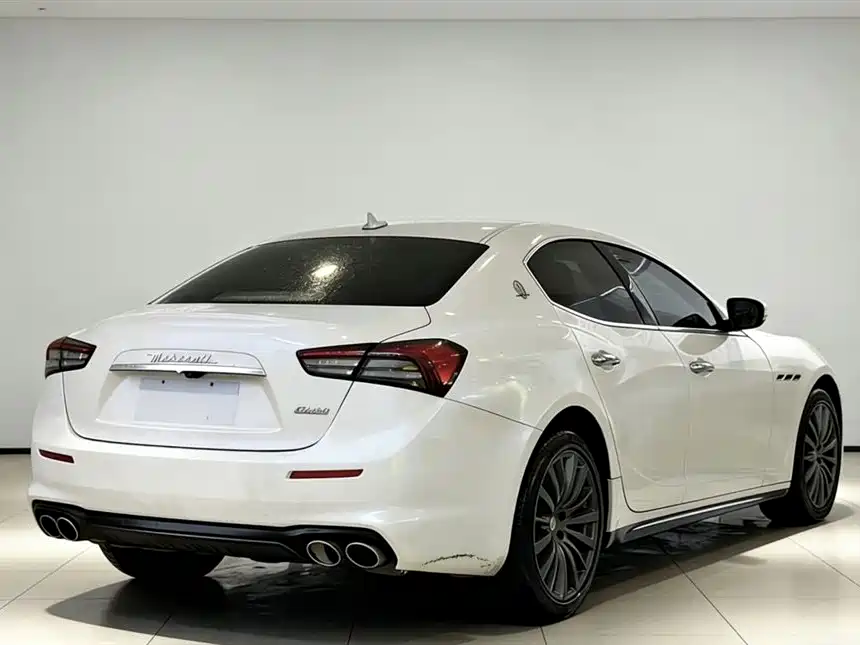 Maserati Ghibli 2021 — фото 4