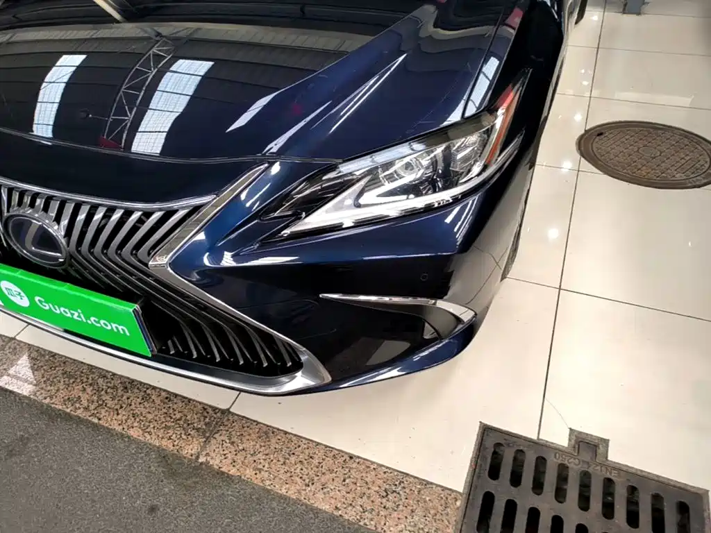 Lexus ES 2021 — фото 15