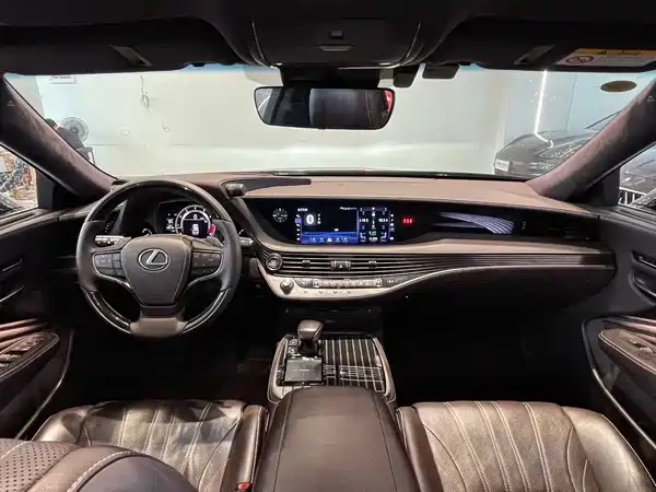 Lexus LS 2018