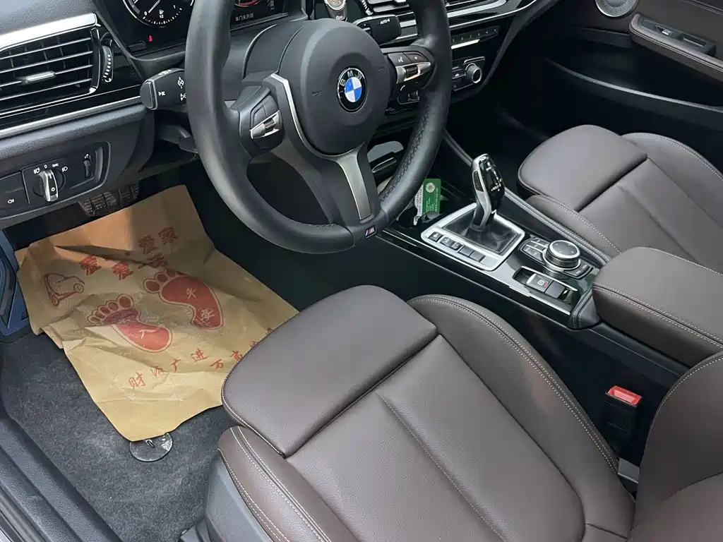 BMW 1 Series 2023 — фото 15