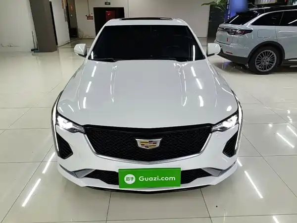 Cadillac CT4 2021