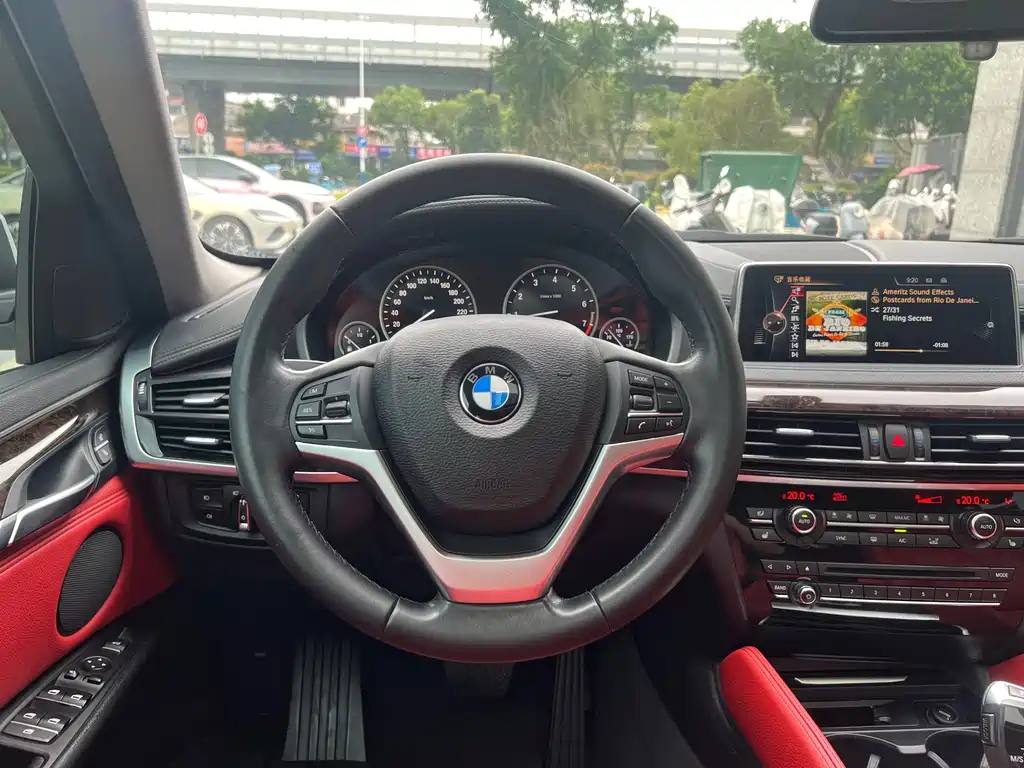 BMW X6 2016 — фото 9